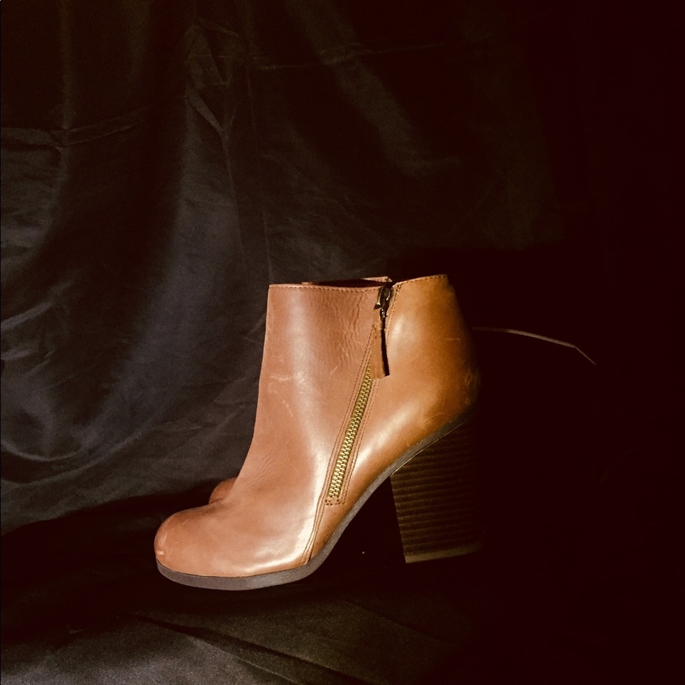 Reaction by Kenneth Cole